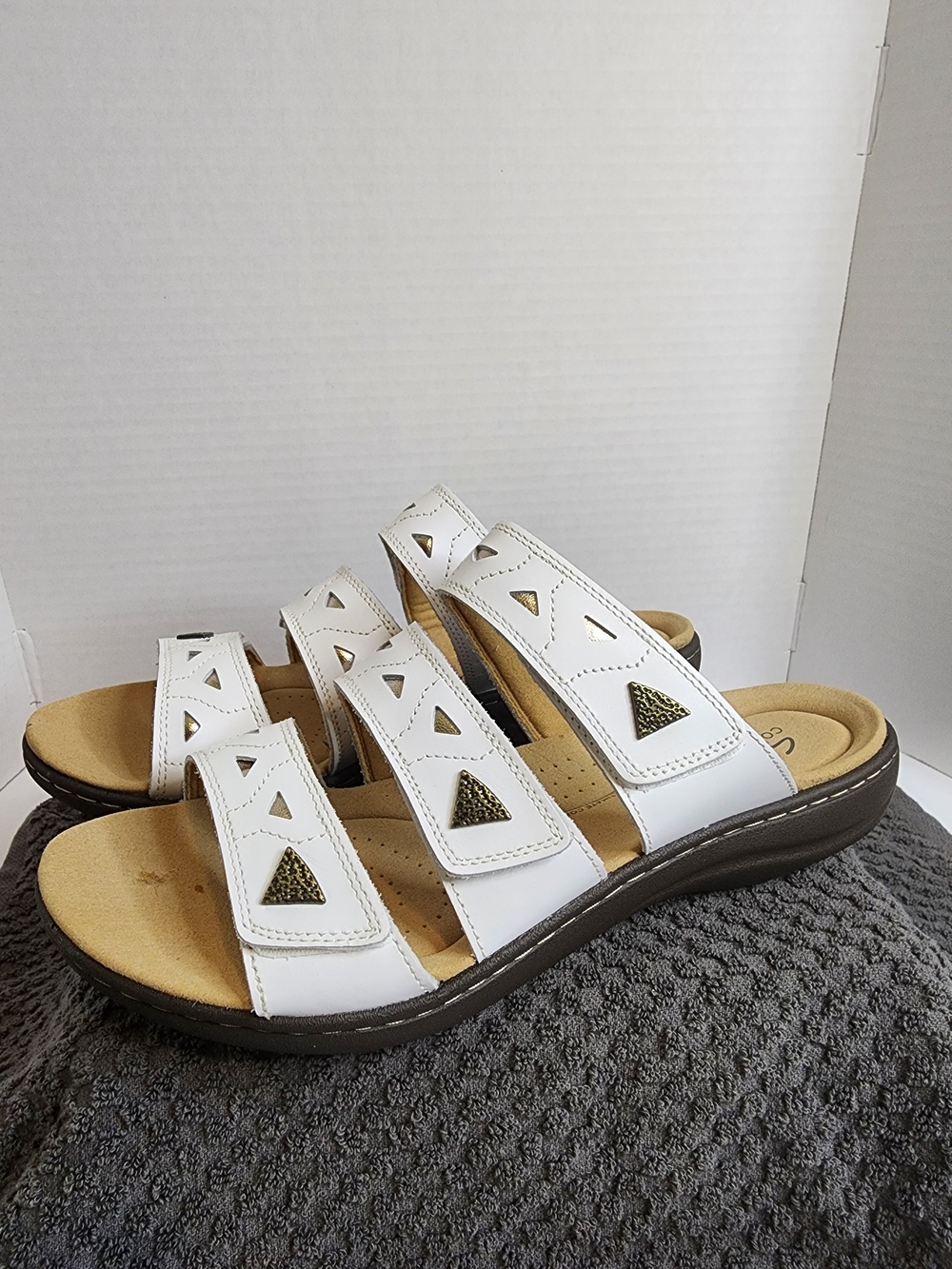 Clarks White Adjustable Strap Slide Sandals.  NIB. Women's Sz 12 Wide.